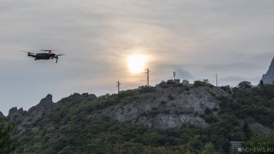 Американский беспилотник шпионит за Крымом, прикрываясь гражданскими самолетами