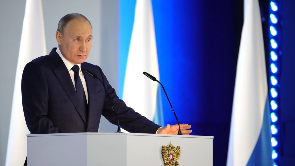 Путин: За рубежом еда будущего – мотыльки-червячки, а у нас кондитерские изделия и хлеб